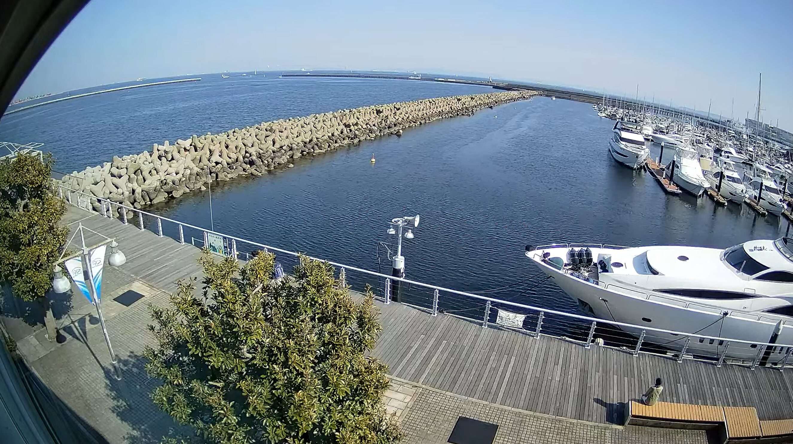 横浜ベイサイドマリーナ第2ライブカメラ(神奈川県横浜市金沢区白帆)