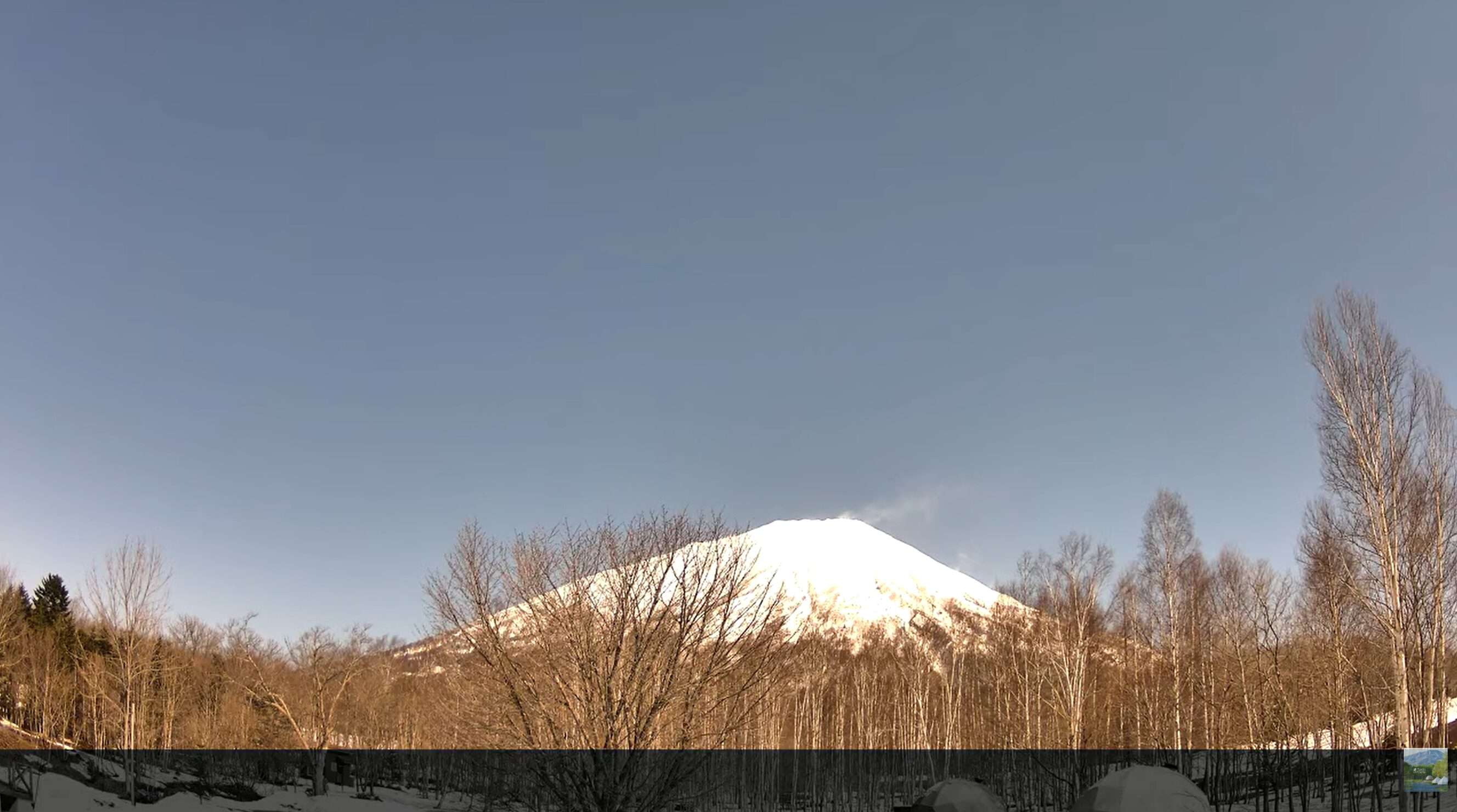 真狩焚き火キャンプ場羊蹄山ライブカメラ(北海道真狩村社)