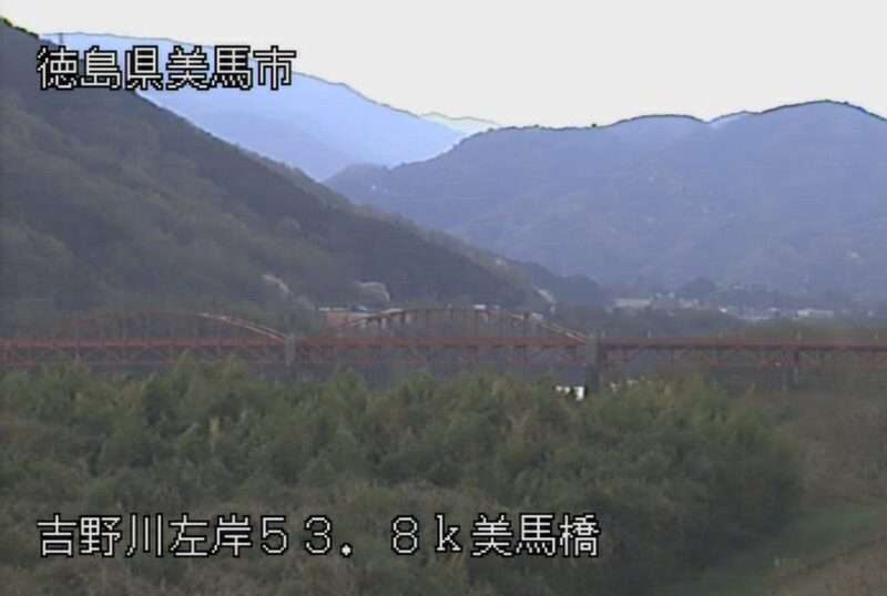 吉野川美馬橋ライブカメラ(徳島県美馬市美馬町妙見)