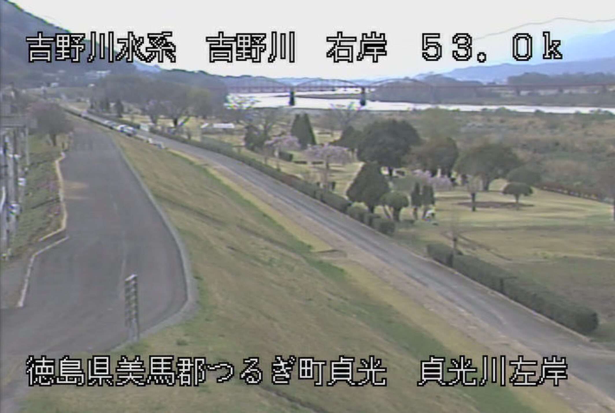 吉野川貞光川左岸ライブカメラ(徳島県つるぎ町貞光)