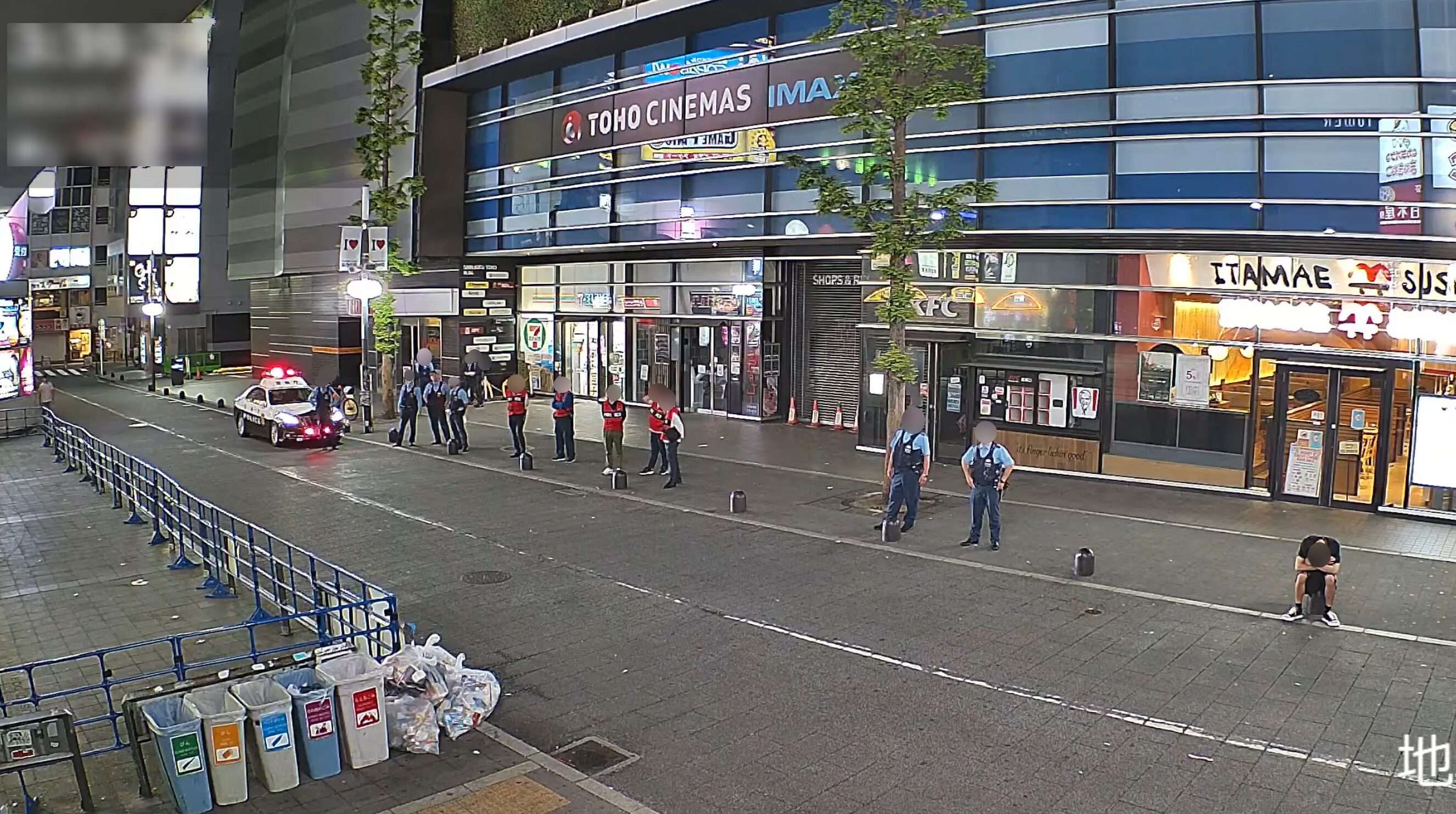 新宿歌舞伎町シネシティ広場ライブカメラ(東京都新宿区歌舞伎町)