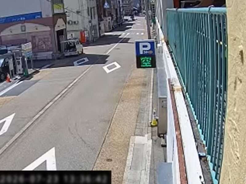サカエパーキング入口前ライブカメラ(福井県福井市中央)