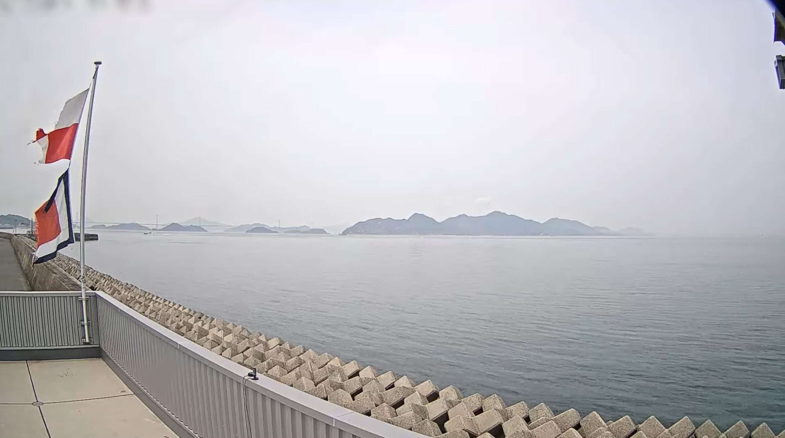 今治港付近来島海峡南側ライブカメラ(愛媛県今治市天保山町)