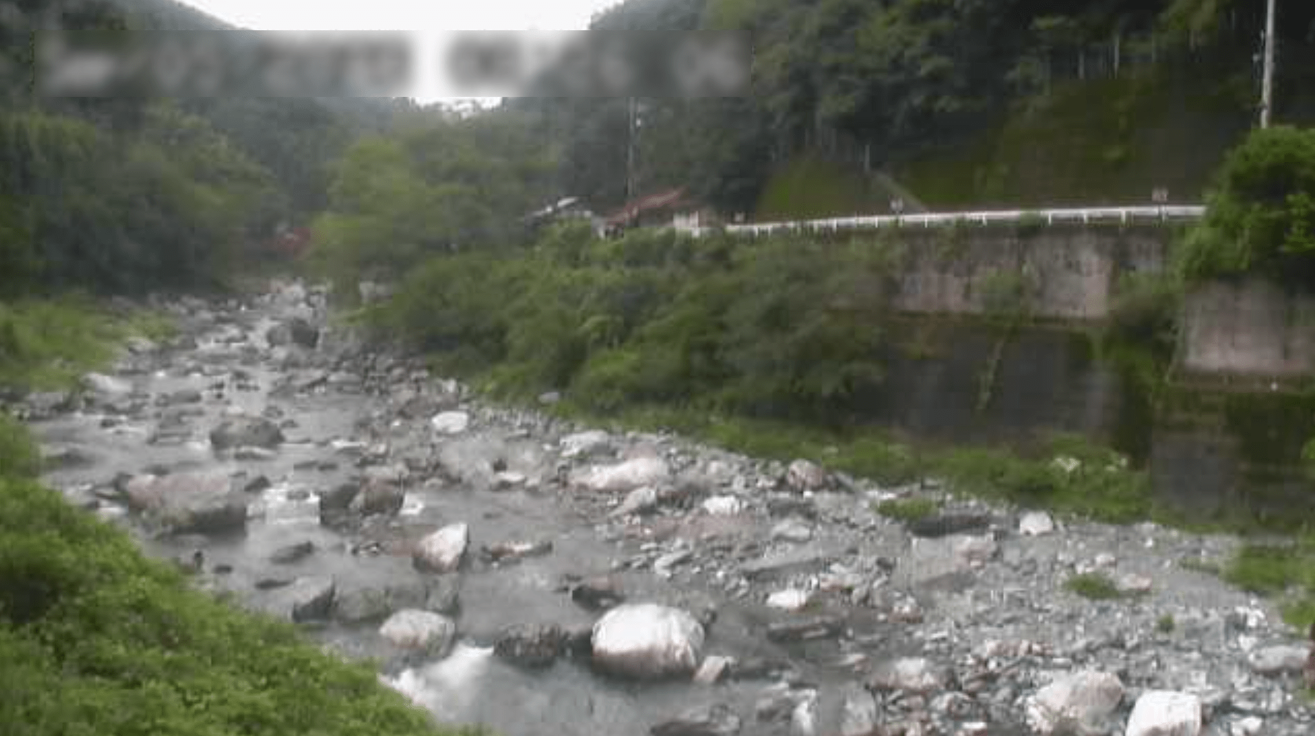 加茂川石鎚ふれあいの里ライブカメラ(愛媛県西条市中奥)