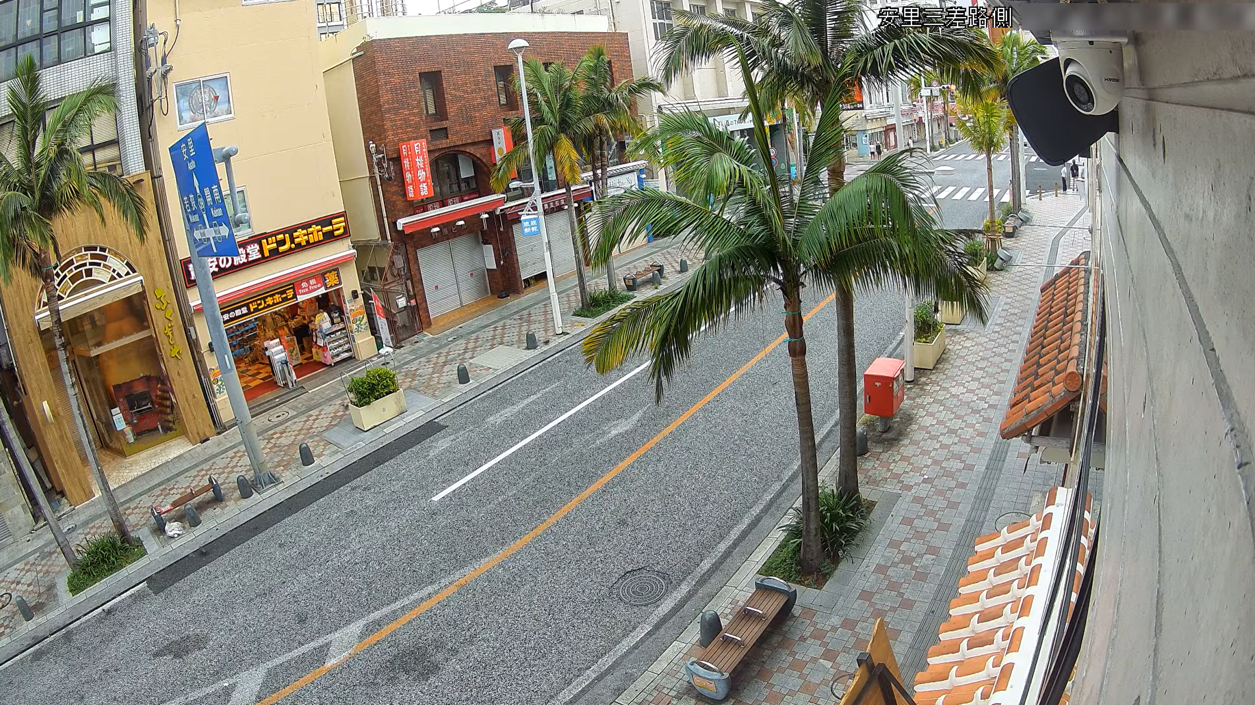 バクノビジョン沖縄国際通り安里三差路側ライブカメラ(沖縄県那覇市松尾)